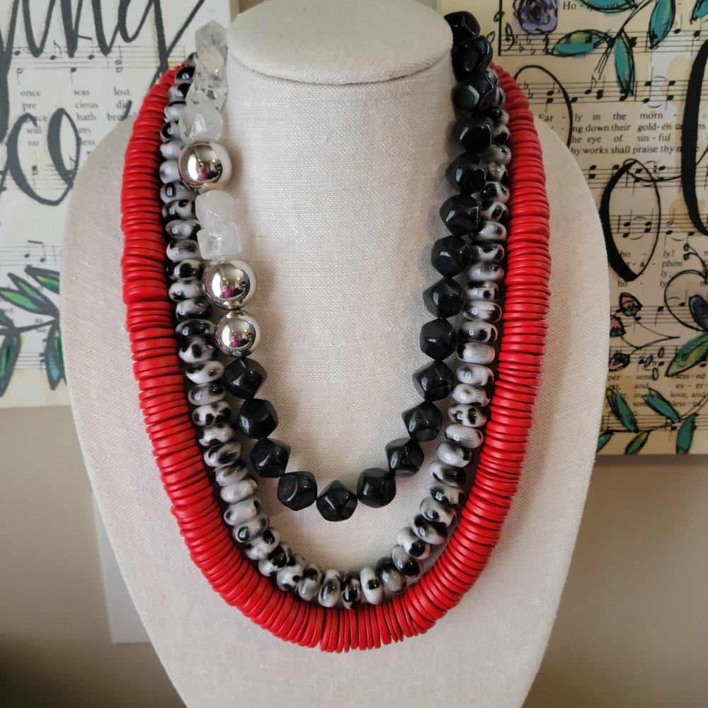 Kamaria Bib Red SJ